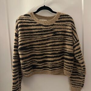 Jessica Simpson size M crop sweater